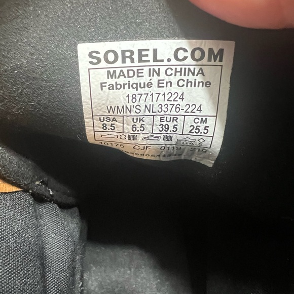 Women’s Sorel boots - Picture 6 of 8